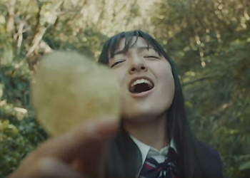 湖池屋cmの歌手は誰 歌が上手すぎるけど不快の声も多い Lanakila